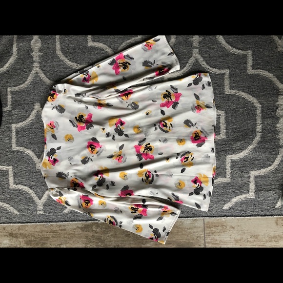 White House Black Market Blouse - Picture 4 of 6